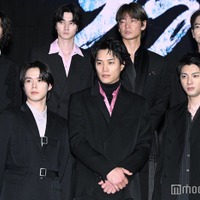 「ちるらん 新撰組鎮魂歌」制作発表に登場した（後列左から）宮崎秋人、栁俊太郎、綾野剛、松本潤（前列左から）細田佳央太、鈴木伸之、山田裕貴（C）モデルプレス