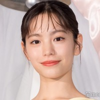 劇場アニメ「パリに咲くエトワール」公開記念舞台あいさつに出席した當真あみ（C）モデルプレス