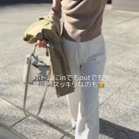 春の着やせするリブニット。選ぶコツはデコルテのデザインとフィット感【40代の毎日コーデ】