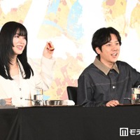 新商品発表会に出席した池田エライザ、二宮和也（C）モデルプレス