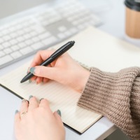 治らない原因不明の不調が、「書く」だけでスーッと消える⁉心療内科の専門医が教えるセルフケア