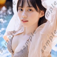 川崎桜／封入特典ポストカード（撮影／須江隆治）