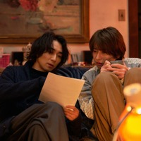 「スモークブルーの雨のち晴れ」渋谷謙人、武田航平（C）読売テレビ