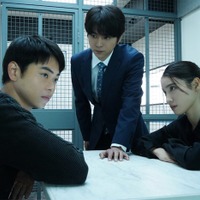 菅生新樹、佐藤勝利、土屋太鳳「ボーダレス～広域移動捜査隊～」第1話（C）テレビ朝日