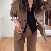 上下【ユニクロU】のセットアップジャケットスタイル。クールにこなれる秘訣は黒のインナー使い【40代の毎日コーデ】