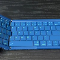 神ガジェット購入！タッチパッド搭載でお洒落なNillkin折り畳みキーボード！！