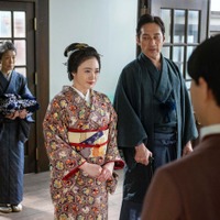 円城寺あや、仲間由紀恵、谷田歩「風、薫る」第35話（C）NHK
