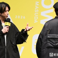自身のブランドアイテムを説明する増田貴久（C）モデルプレス