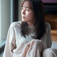 比嘉愛未／撮影：三宮幹史／『比嘉愛未エッセイ集 またね。』（6月10日発売／講談社）より