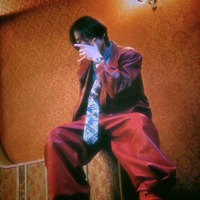 Night Tempo、今年の夏を盛り上げるダンスナンバー「Cyber Era (feat. mashi-lo)」を6月10日に配信｜ライブシーンでも存在感