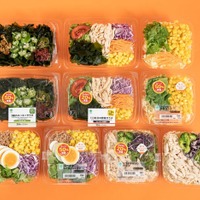 ファミマ、サラダ具材を最大50％増量／提供画像