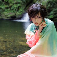 生駒里奈写真集「ルリカケス」先行カット（C）CRG／WANIBOOKS／Yuki AOYAMA