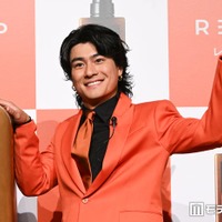 記者に「ここまで（左手が）行きますよ！」と画角の確認をしていた森本慎太郎（C）モデルプレス