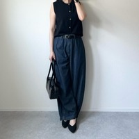 全身【GU】人気アイテムで完成。シルエットがオシャレで脚が長く見えるデニムの着こなし【40代の毎日コーデ】