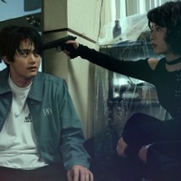 『藁にもすがる獣たち』©曽根圭介/講談社 ©2026「藁にもすがる獣たち」製作委員会