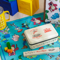 ステンレスマグ¥3,300/スクエアランチBOX 各¥2,970/箸箱セット ¥1,650/くっつくランチクロス 各¥1,980/保冷ランチバッグ 各¥2,970