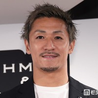 「がむしゃら なぜ俺は、こんなに走るのか——。」お渡し会＆W杯報告会に出席した前田大然選手（C）モデルプレス