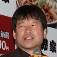 佐藤二朗【撮影：小宮山あきの】