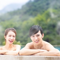 温泉旅行でビックリ！ 男性が「育ちが悪い」と感じる40代女性のお風呂マナー