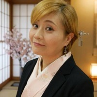 【独自コメント到着】三河の名門の血を引くアーティスト・アクビトモミ、 魂の格闘歌『拳心桜』配信リリース