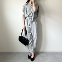 【ユニクロ】×【GU】で作るグレーコーデ。脱力リラックスしたい日の上質カジュアル【40代の毎日コーデ】