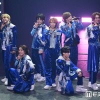 なにわ男子「初心LOVE」を披露したAmBitious（左下から時計回りに）井上一太、岡佑吏、真弓孟之、浦陸斗、永岡蓮王、大内リオン、山中一輝（C）モデルプレス