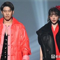 小園海斗選手、渡辺リサ（C）モデルプレス