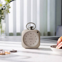 バルミューダの「The Clock」に特別カラー・シャンパンゴールドが登場。新機能「ナイトルーティン」も話題に