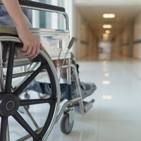 妻が意識不明から回復し、車椅子生活に。「助かってよかった」だけでは終われない…事故後に突きつけられた現実とは