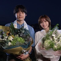 松村北斗、岡崎紗絵（C）日本テレビ
