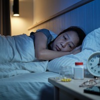 更年期の「不眠」は放置しないで！睡眠薬でも改善しない女性の14％に「見つかった病気」とリスク【専門医が解説】