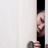 児童相談所に一時保護された娘(13歳)を取り戻したい!通報の原因は、夫による「性生活の強要」。現場を目撃してしまった娘が情緒不安定に