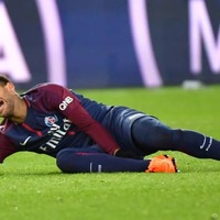 ネイマール、大丈夫か…「悶絶の負傷シーン」を見てみると…