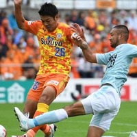 磐田と清水の両方に所属した、唯一の「現役Jリーガー」って誰か分かる？