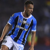 バルセロナ、ブラジル代表MFアルトゥールの「獲得」を発表