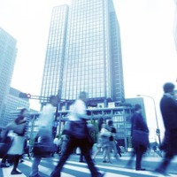 皆さんから寄せられた家計の悩みにお答えする、その名も「マネープランクリニック」。今回の相談者は、職場で体を壊してしまった38歳の会社員女性。ファイナンシャル・プランナーの深野康彦さんが担当します。