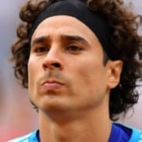 GKオチョア、あのモフモフヘアを3年ぶりに断髪！イケメンになる