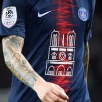 PSG、「ノートルダム大聖堂」 特別ユニフォームを着用！画像で見る