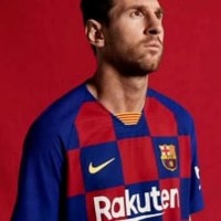 バルセロナ、仰天の新ユニフォーム発表！なんと史上初の「チェック柄」