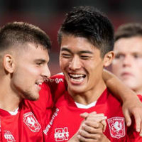 中村敬斗、欧州屈指の名門をビビらせた衝撃の「デビュー8分弾」がこれ