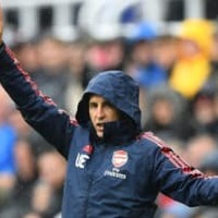 アーセナルファン騒然！エメリ監督が開幕戦で「ブッ壊れたシーン」がこれ