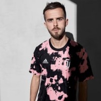 「ブラック＆ピンク」も！ユヴェントス、2019-20新作トレーニングシャツが登場
