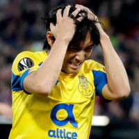 中島翔哉、ELで絶好機を逃す…頭を抱えた「痛恨ミスシーン」がこれ