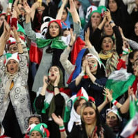 念願の生観戦！イラン女性サポーターのスタジアムでの熱狂ぶりがこれ