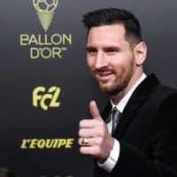 メッシ、6度目のバロンドール受賞！ファンダイクとの「絡み」がこれ
