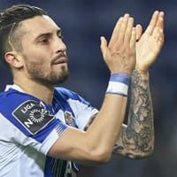 こりゃ仰天！権田がぶち込まれた「超高速」鬼シュートがこれ