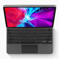 米アップルのタブレット端末の上位機種「iPad（アイパッド）プロ」とキーボードの新製品（同社提供・共同）