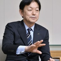 インタビューに答える村田製作所の中島規巨次期社長