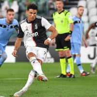 ロナウド、サッカー史上初の偉業達成！「3大リーグ全てで50ゴール超え」