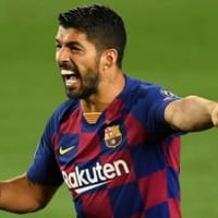 アヤックス、ルイス・スアレス復帰説を否定　ただし…